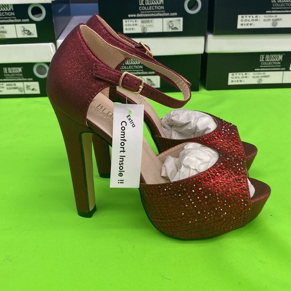 De Blossom Women’s Collection Color Wine Shimmer Heels. New - Picture 4 of 6